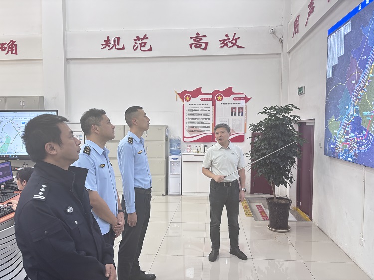 省交通执法总队第二支队党委委员、纪委书记、副支队长周军督导成德南高速中秋国庆服务保障工作 省交通执法总队第二支队党委委员、纪委书记、副支队长周军督导成德南高速中秋国庆服务保障工作